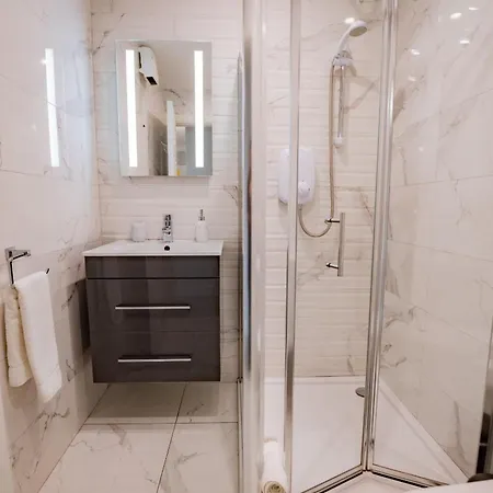 Eyre Arch Rest * Galway