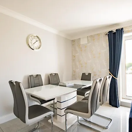 Apartment Eyre Arch Rest